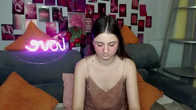 Snapshot of MilanaRoza chatting on 13, 11, 2025 MilanaRoza online show from 13, 11, 2025