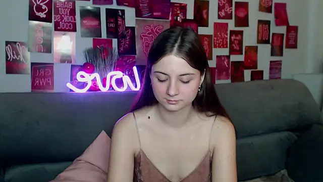 Snapshot of MilanaRoza chatting on 15, 11, 2025 MilanaRoza online show from 15, 11, 2025