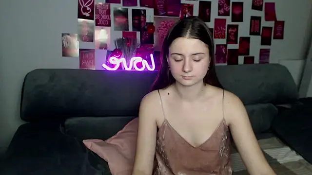 Snapshot of MilanaRoza chatting on 15, 11, 2025 MilanaRoza online show from 15, 11, 2025