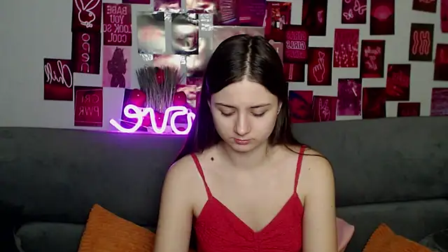 Snapshot of MilanaRoza chatting on 5, 12, 2025 MilanaRoza online show from 5, 12, 2025