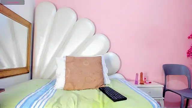 Snapshot of Ally_Parkeer_ chatting on 26, 2, 2025 Ally Parkeer online show from 26, 2, 2025