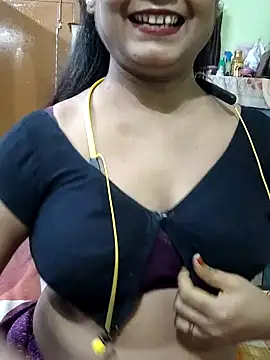 Snapshot of yoursweety09 chatting on 4, 7, 2026 yoursweety09 online show from 4, 7, 2026