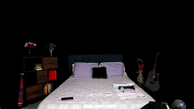 NinaRiveraXO online show from 24, 9, 2025