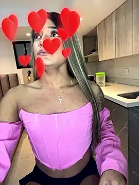 Snapshot of selfsuck_trans chatting on 3, 12, 2024 selfsuck trans online show from 3, 12, 2024