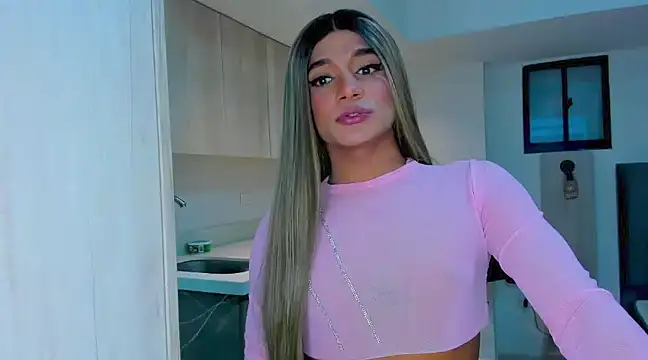 Snapshot of selfsuck_trans chatting on 7, 12, 2024 selfsuck trans online show from 7, 12, 2024