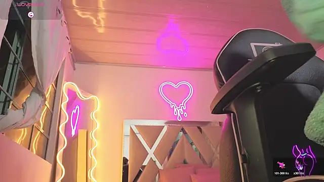 Snapshot of Laylafoxy_tay chatting on 24, 10, 2025 Laylafoxy tay online show from 24, 10, 2025