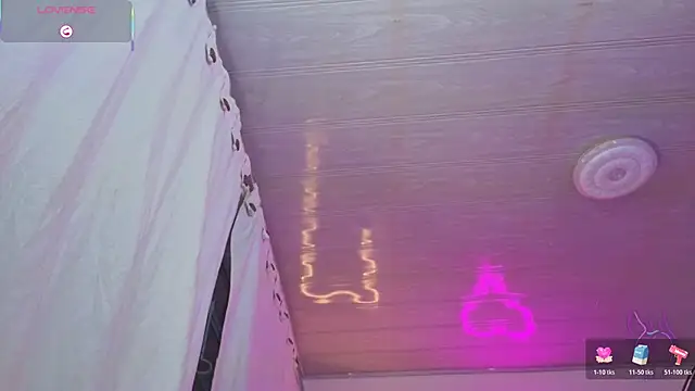 Snapshot of Laylafoxy_tay chatting on 20, 11, 2025 Laylafoxy tay online show from 20, 11, 2025