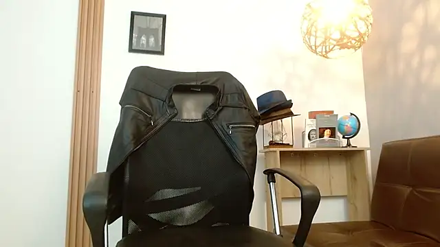 Reiko 85  online show from 22, 3, 2025