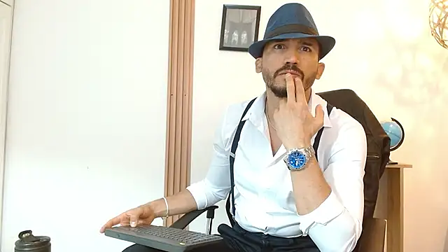 Reiko 85  online show from 17, 9, 2025