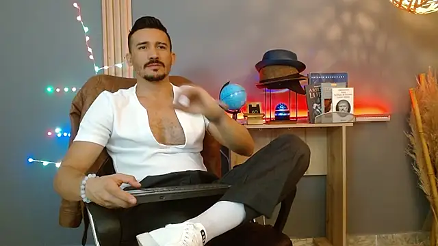 Reiko 85  online show from 20, 2, 2026