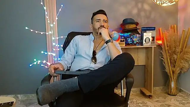 Reiko 85  online show from 14, 3, 2026