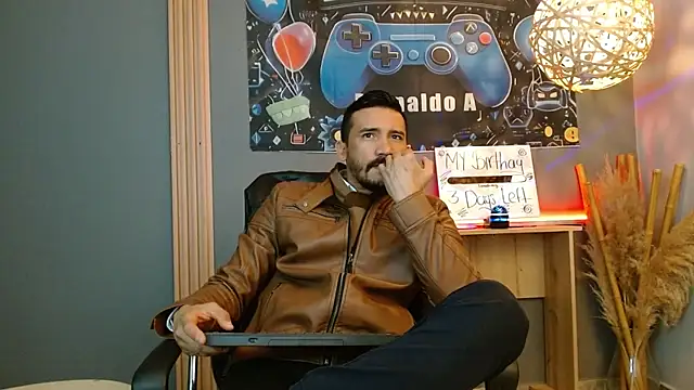 Reiko 85  online show from 15, 4, 2026