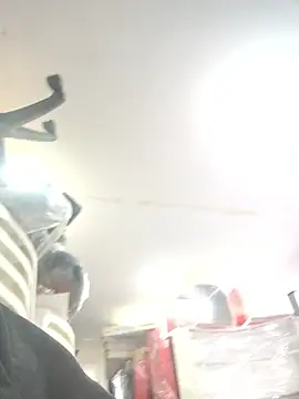 Snapshot of alexander32r chatting on 18, 12, 2025 alexander32r online show from 18, 12, 2025