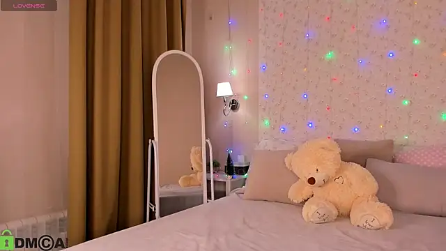 Jennifer Wadee online show from 20, 12, 2025