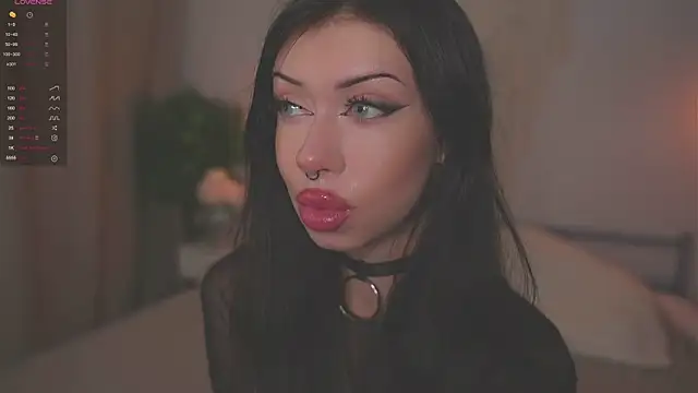Snapshot of Devilsss_toy chatting on 10, 9, 2025 Devilsss toy online show from 10, 9, 2025