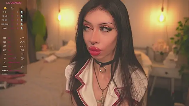 Snapshot of Devilsss_toy chatting on 18, 10, 2025 Devilsss toy online show from 18, 10, 2025