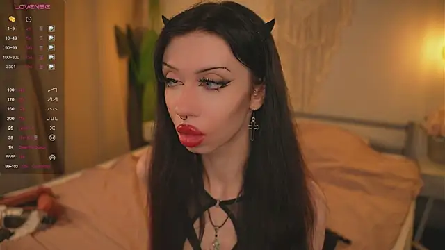 Snapshot of Devilsss_toy chatting on 21, 10, 2025 Devilsss toy online show from 21, 10, 2025