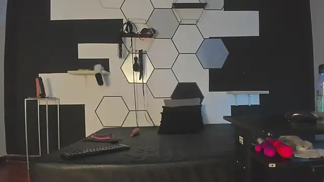 haileycat online show from 21, 1, 2025