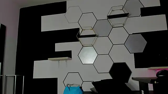 haileycat online show from 23, 1, 2025