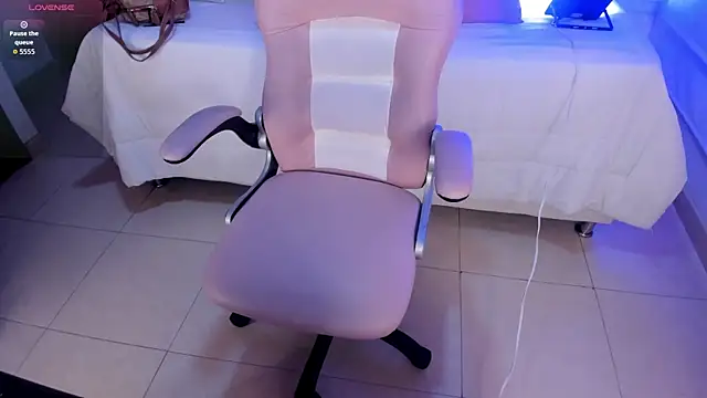 Kitty Pam online show from 30, 10, 2025