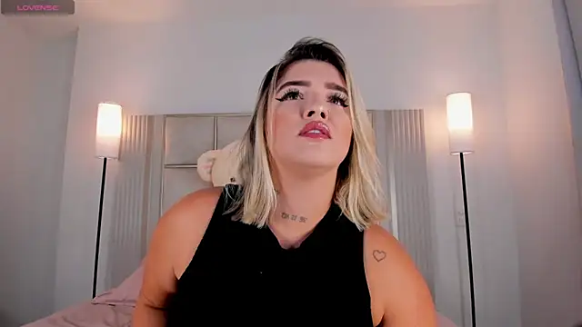 Snapshot of saraamiller_ chatting on 11, 5, 2026 saraamiller online show from 11, 5, 2026