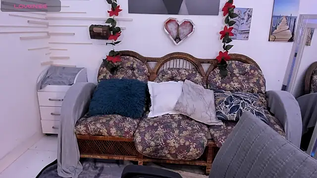 Snapshot of alinabozz1 chatting on 27, 12, 2024 alinabozz1 online show from 27, 12, 2024