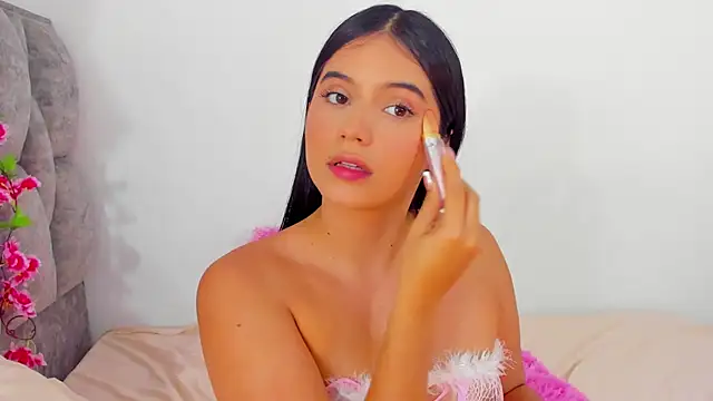 adhara  evanss online show from 13, 12, 2024