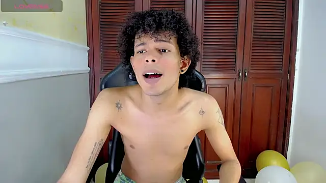 Snapshot of rose_Skinny_ chatting on 11, 9, 2025 rose Skinny online show from 11, 9, 2025