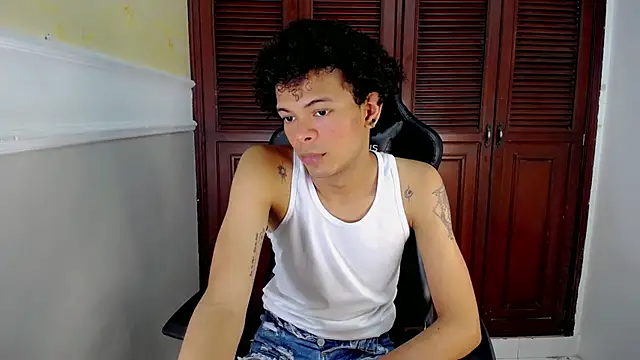 Snapshot of rose_Skinny_ chatting on 28, 9, 2025 rose Skinny online show from 28, 9, 2025