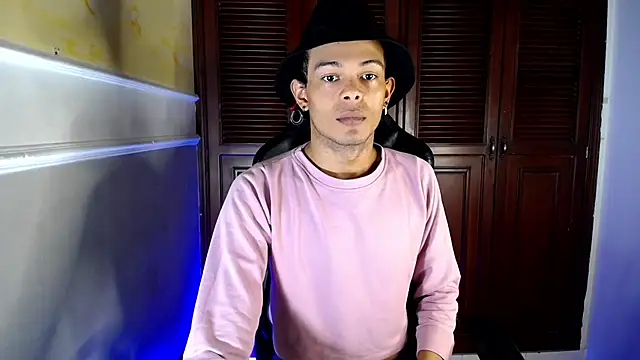 Snapshot of rose_Skinny_ chatting on 8, 10, 2025 rose Skinny online show from 8, 10, 2025