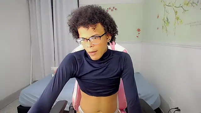 Snapshot of rose_Skinny_ chatting on 15, 12, 2025 rose Skinny online show from 15, 12, 2025