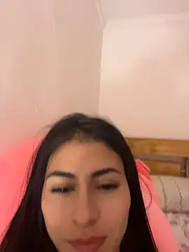emilie xx  online show from 25, 5, 2026