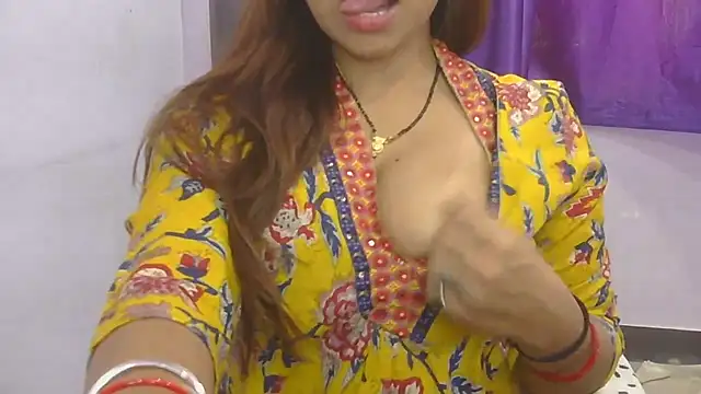 cutie-taara online show from 6, 11, 2025
