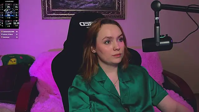 Snapshot of Kari_Lunna chatting on 8, 12, 2024 Kari Lunna online show from 8, 12, 2024