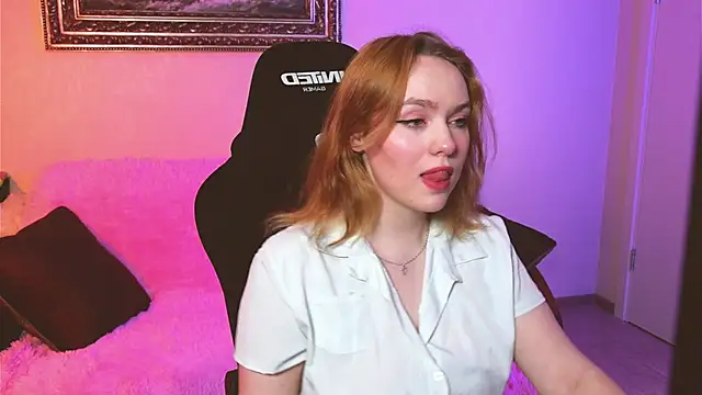Snapshot of Kari_Lunna chatting on 13, 12, 2024 Kari Lunna online show from 13, 12, 2024
