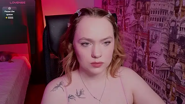 Snapshot of Kari_Lunna chatting on 8, 2, 2025 Kari Lunna online show from 8, 2, 2025