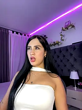 Amiirra  online show from 11, 11, 2025