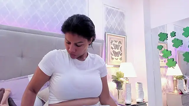 KarenGuzman  online show from 19, 3, 2025