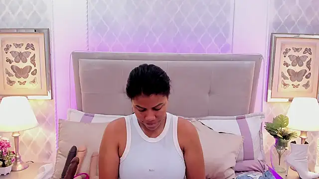 KarenGuzman  online show from 21, 3, 2025