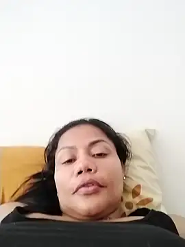 KarenGuzman  online show from 11, 11, 2025