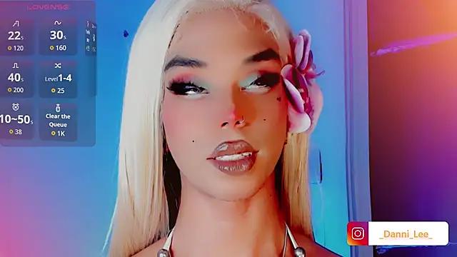 Snapshot of DanniLee_ chatting on 30, 10, 2025 DanniLee online show from 30, 10, 2025