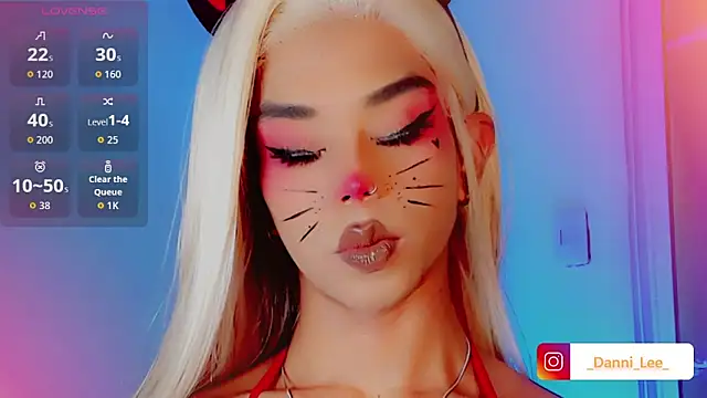 Snapshot of DanniLee_ chatting on 31, 10, 2025 DanniLee online show from 31, 10, 2025