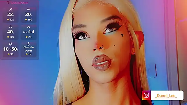 Snapshot of DanniLee_ chatting on 1, 11, 2025 DanniLee online show from 1, 11, 2025