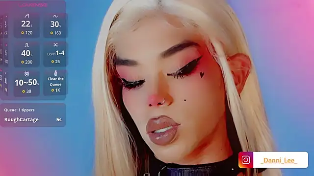 Snapshot of DanniLee_ chatting on 4, 11, 2025 DanniLee online show from 4, 11, 2025