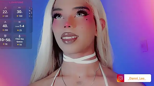 Snapshot of DanniLee_ chatting on 25, 11, 2025 DanniLee online show from 25, 11, 2025