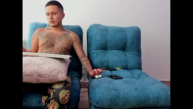 Snapshot of tamy_ian chatting on 17, 11, 2025 tamy ian online show from 17, 11, 2025