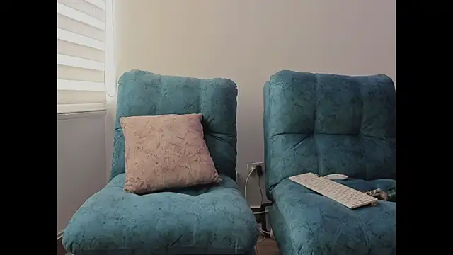 Snapshot of tamy_ian chatting on 28, 11, 2025 tamy ian online show from 28, 11, 2025