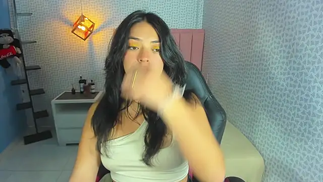 Snapshot of DENISERICHARD2 chatting on 16, 9, 2025 DENISERICHARD2 online show from 16, 9, 2025