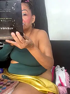 Snapshot of chiquimaturesexy chatting on 13, 12, 2025 chiquimaturesexy online show from 13, 12, 2025