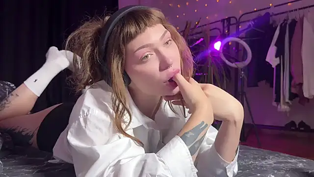 Snapshot of PaulaPratt chatting on 13, 12, 2024 PaulaPratt online show from 13, 12, 2024